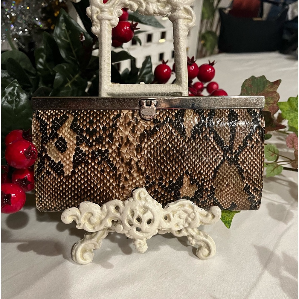Vintage wallet with many compartments